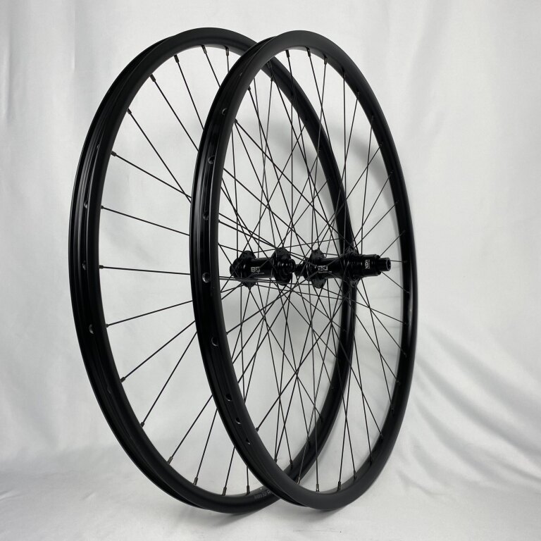 Wielset / 622X21C / Ryde Andra 321 / BQ-RH30029 / SRAM XDR / 142 MM / Disc (Centerlock)