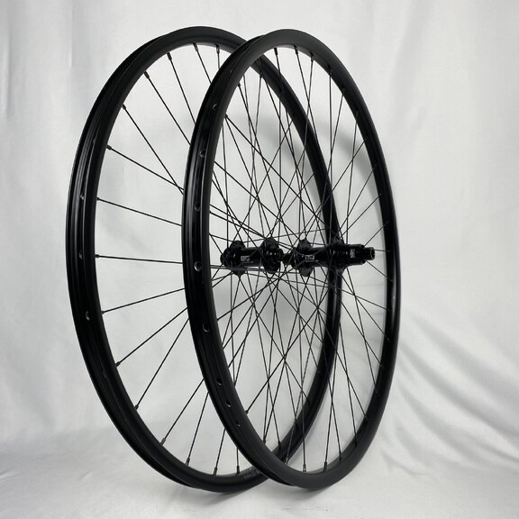 Wielset / 622X21C / Ryde Andra 321 / BQ-RH30029 / SRAM XDR / 142 MM / Disc (Centerlock) 